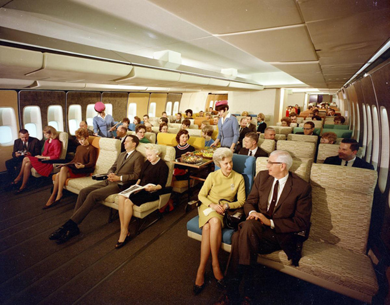 Illustration for article titled Traveling in a Boeing 747 in the 1970s was pretty damn awesome